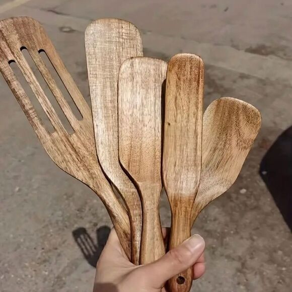 Brand new set of 5 wooden spurtles/utensils - Picture 6 of 9